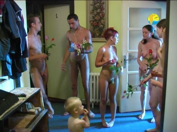 Video about the family of nudists in which first child was born [Euronat naturism]