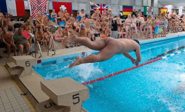 This amazing culture of nudism in the pool video [Euronat naturism]