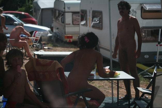 Naturism camping photos in good quality Purenudism [Euronat naturism]