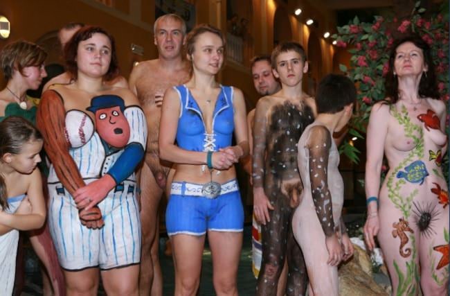 Colourful carnival masquerade naturists in Switzerland photos [Euronat naturism]