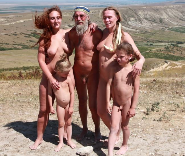 Tourist nudism photos in high quality [Euronat naturism]