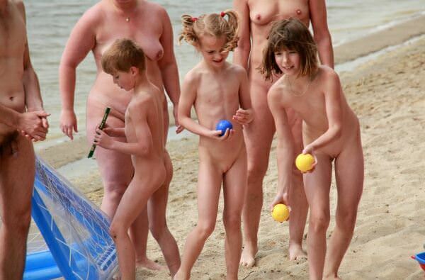 Photo nudism big new photo gallery pure nudism (5.37 GB, 5616?3744) [Euronat naturism]