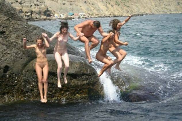 Naked students nudists photos purenudism download [Euronat naturism]